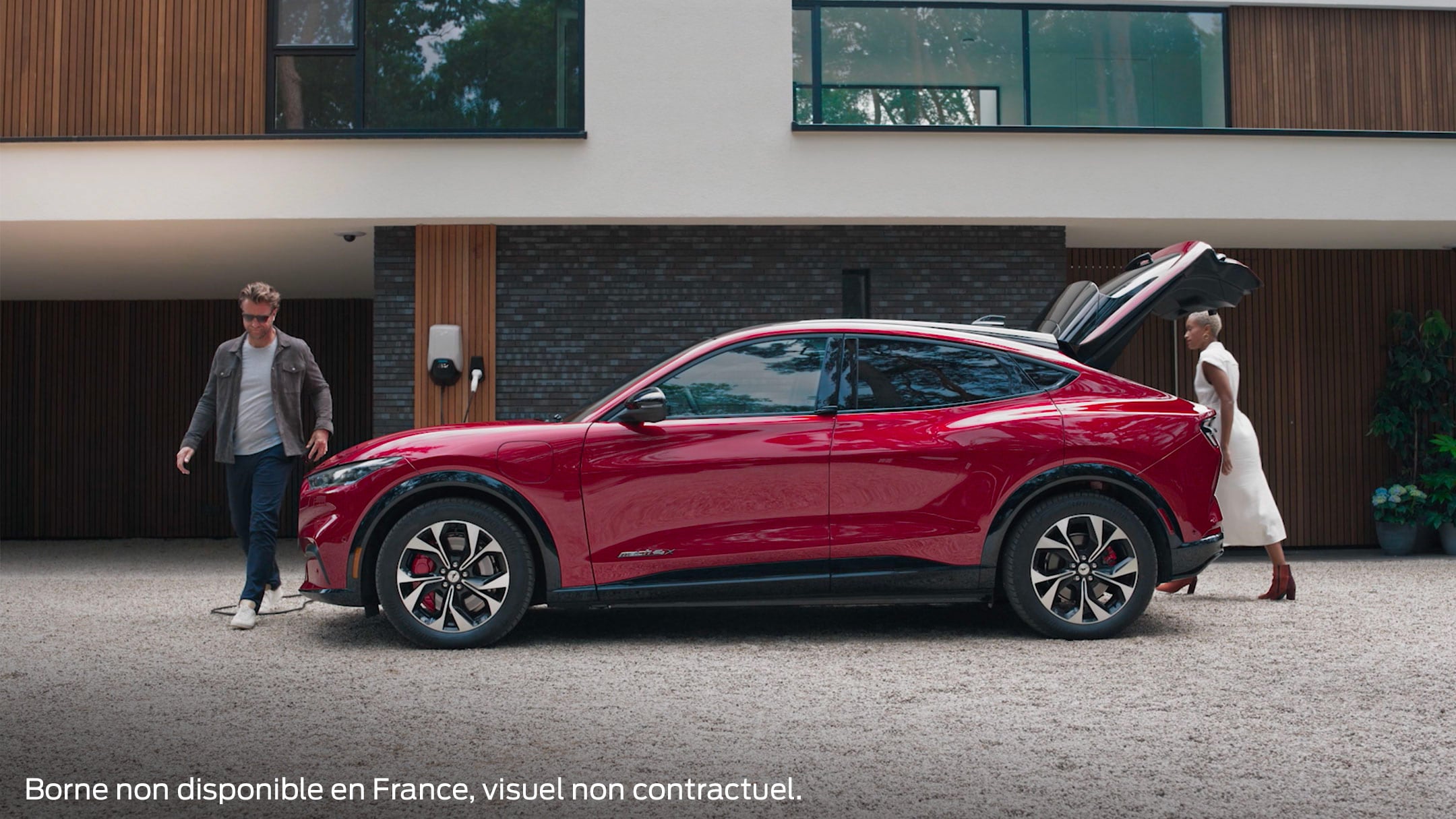 Présentation du hayon mains-libres de la Ford Mustang Mach-E.