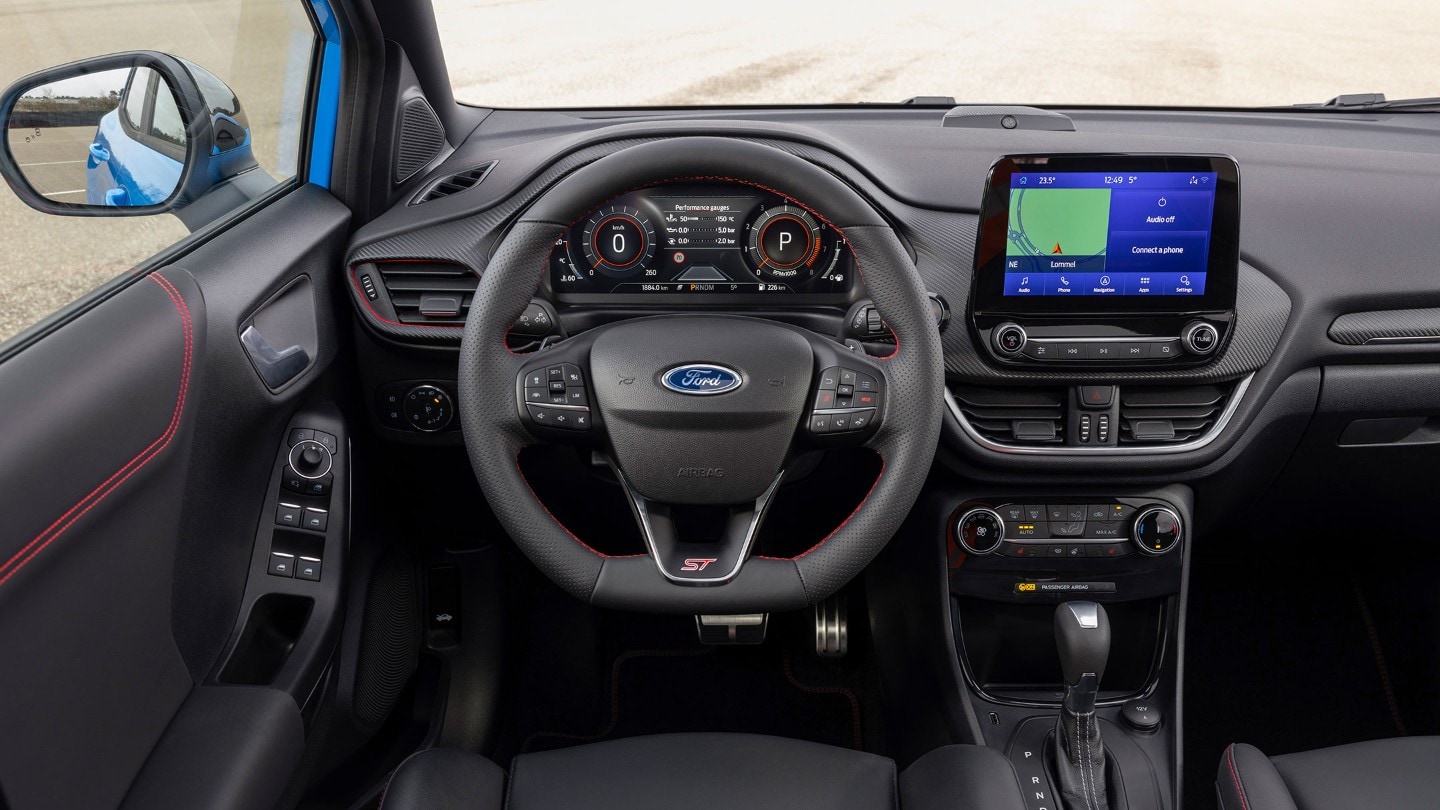 Système SYNC 3 avec écran tactile 8'' et écran d'accueil Ford Performance.