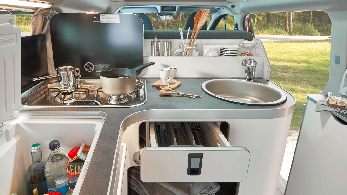 Espace cuisine du Ford Transit Custom Nugget