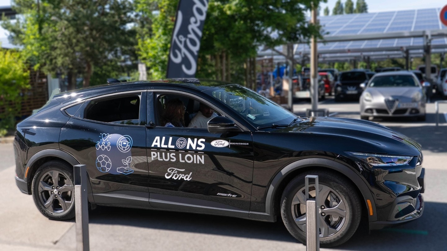 Mach-E Noir  Allons plus loin .