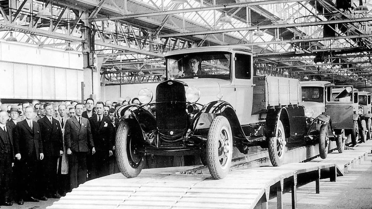 Photo historique d’une vieille voiture