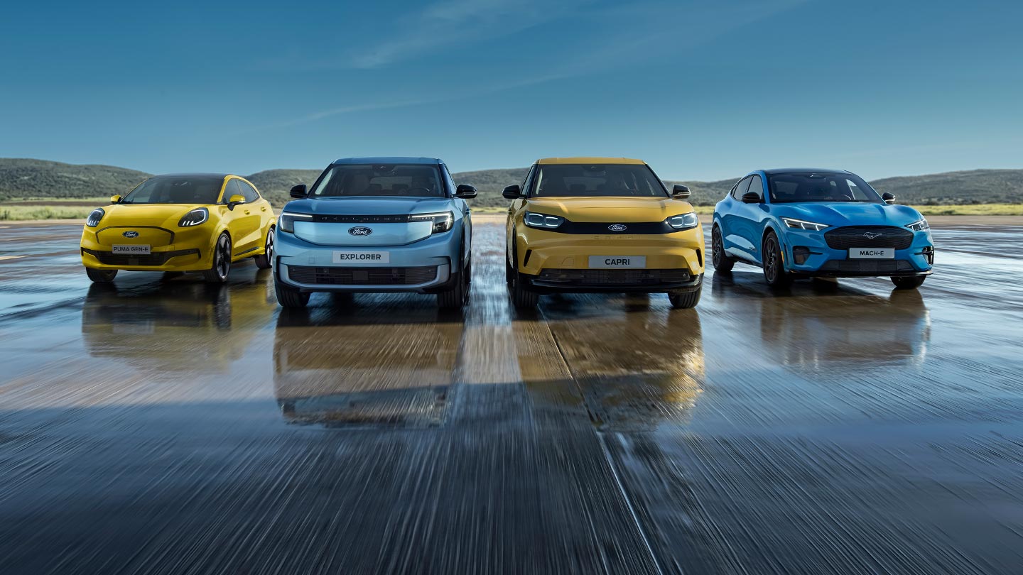 Alignement de véhicules électriques Ford, dont le Ford Puma Gen-E, le Ford Explorer, la Ford Capri et la Ford Mustang Mach-E.