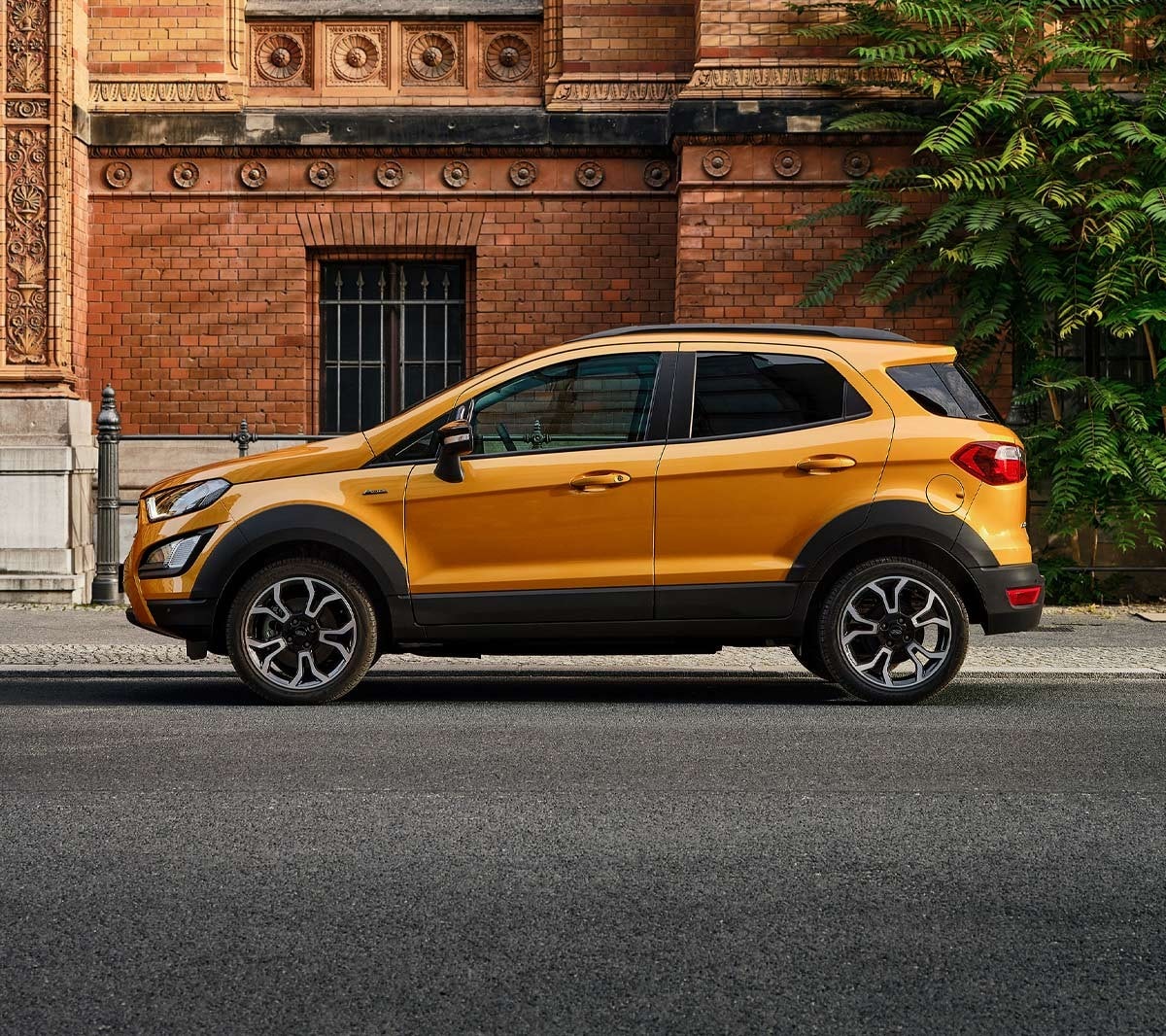 Ford EcoSport Active side view