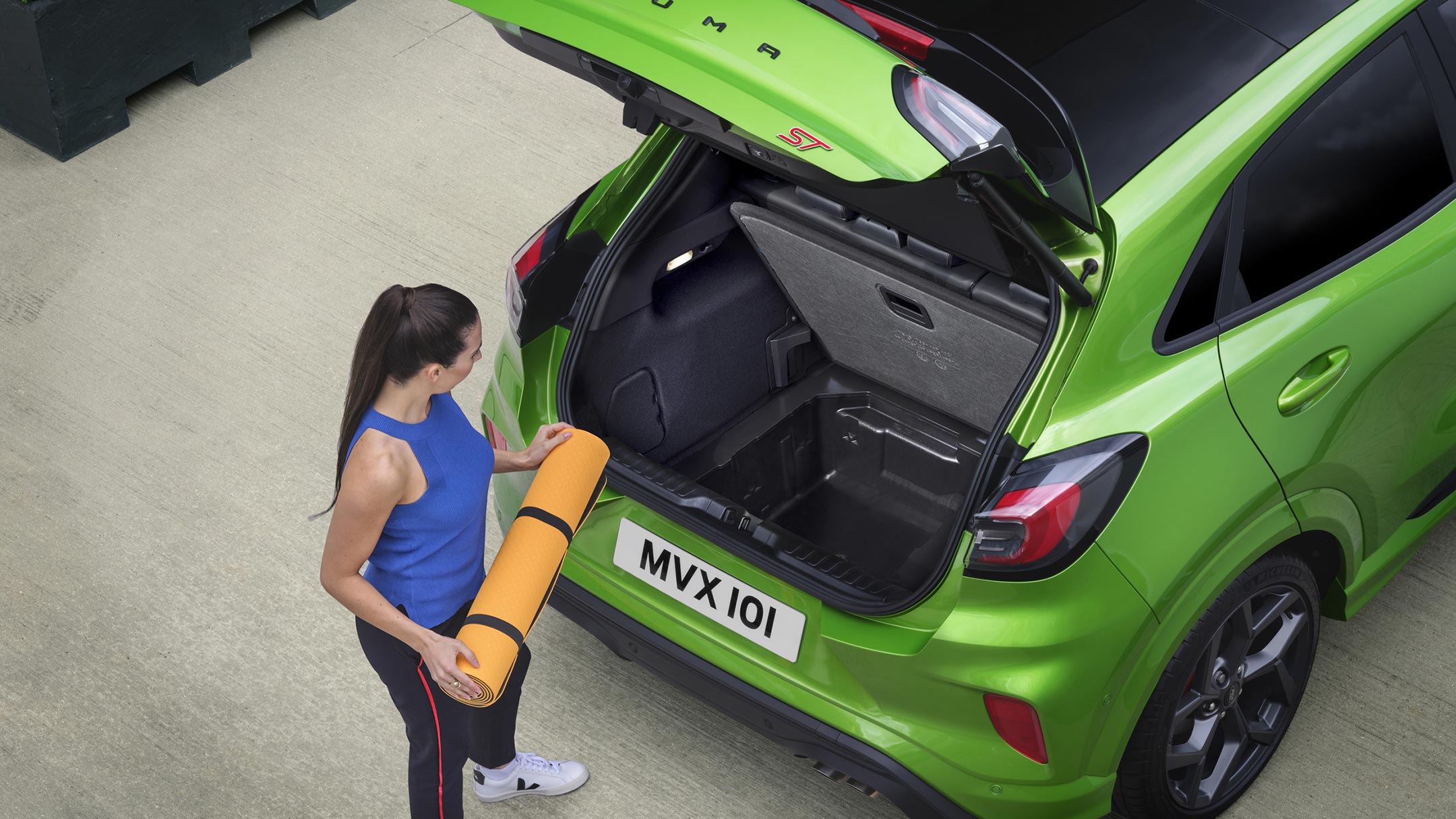 Gros plan sur la MegaBox du Ford Puma ST.