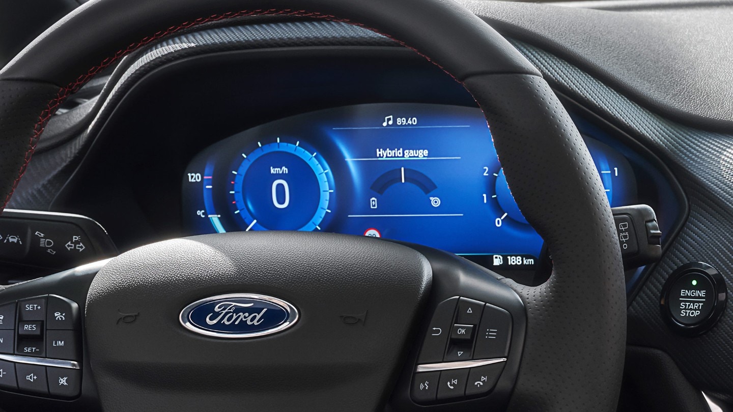 Gros plan sur le tableau de bord numérique de la Ford Fiesta