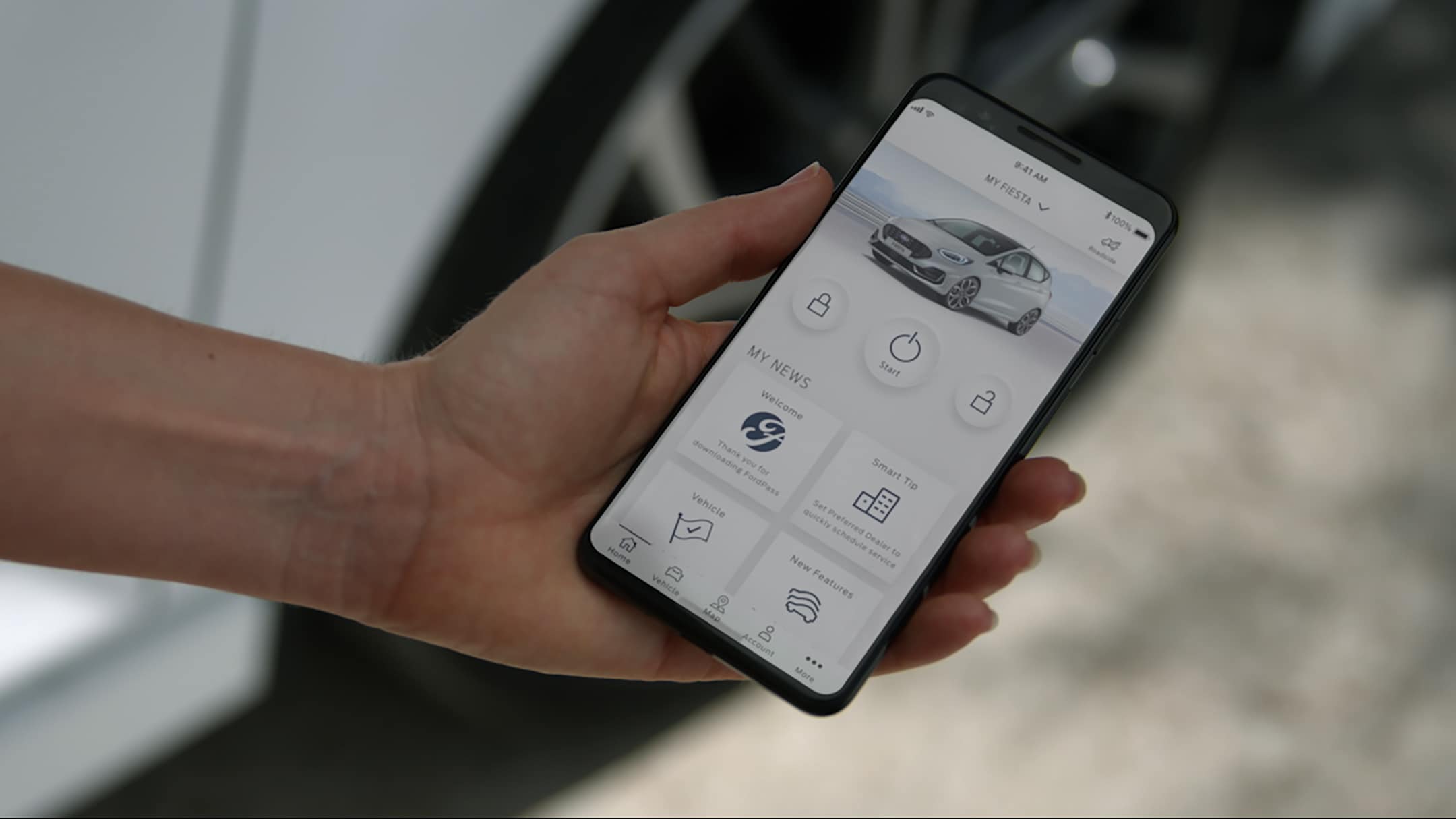 Un smartphone affichant l’application FordPass