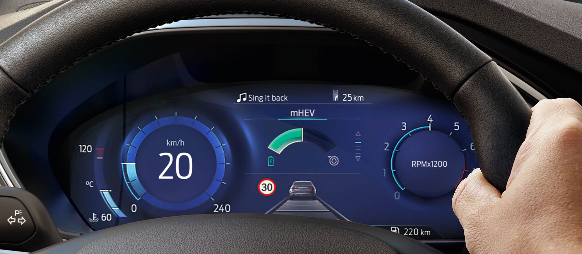 Gros plan sur le combiné d'instruments numérique de 12,3 pouces de la Ford Focus, montrant les cadrans d'information.