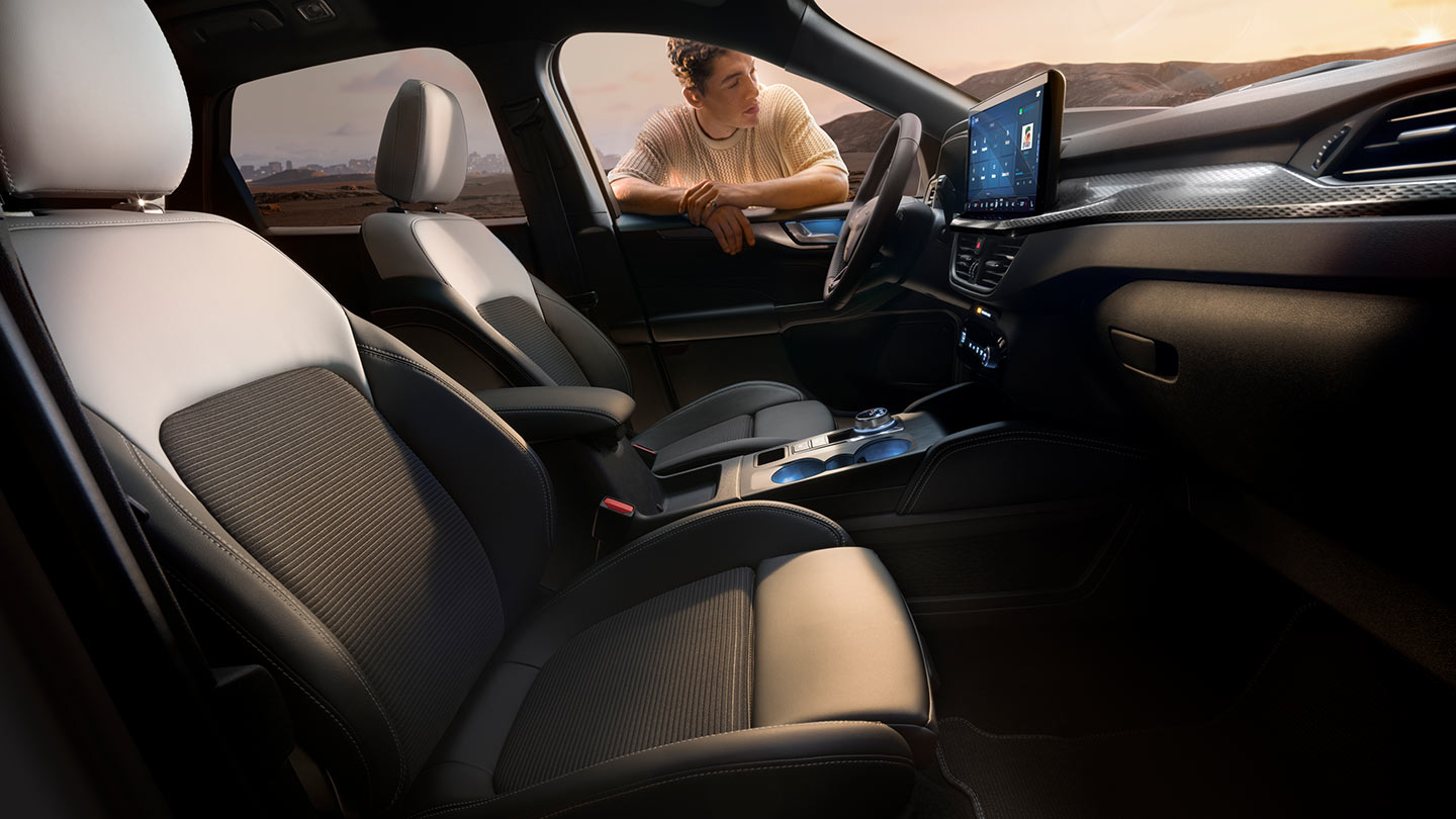 L’intérieur de la Ford Kuga Sound Edition montrant les tissus exclusifs des sièges.
