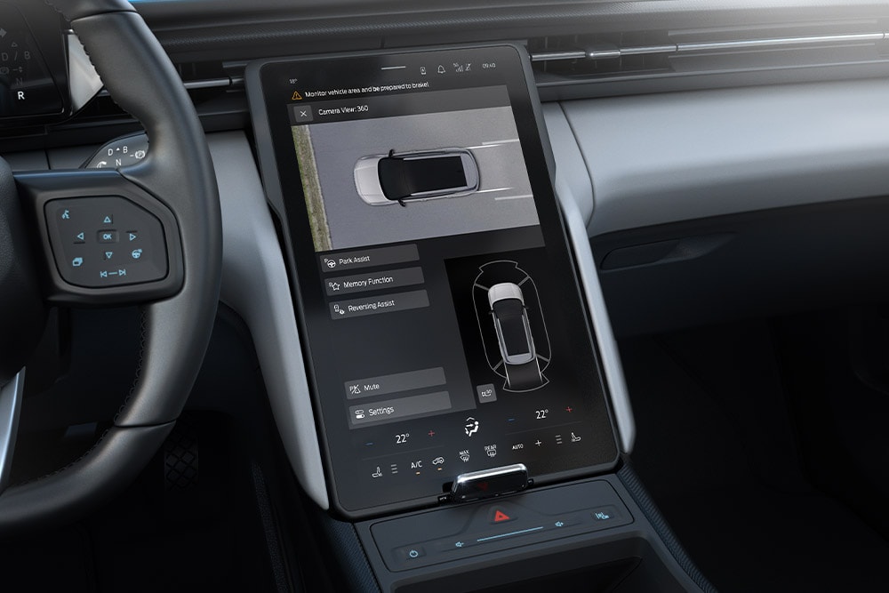 Gros plan sur le tableau de bord d’un Ford Explorer® présentant ses capacités technologiques. 