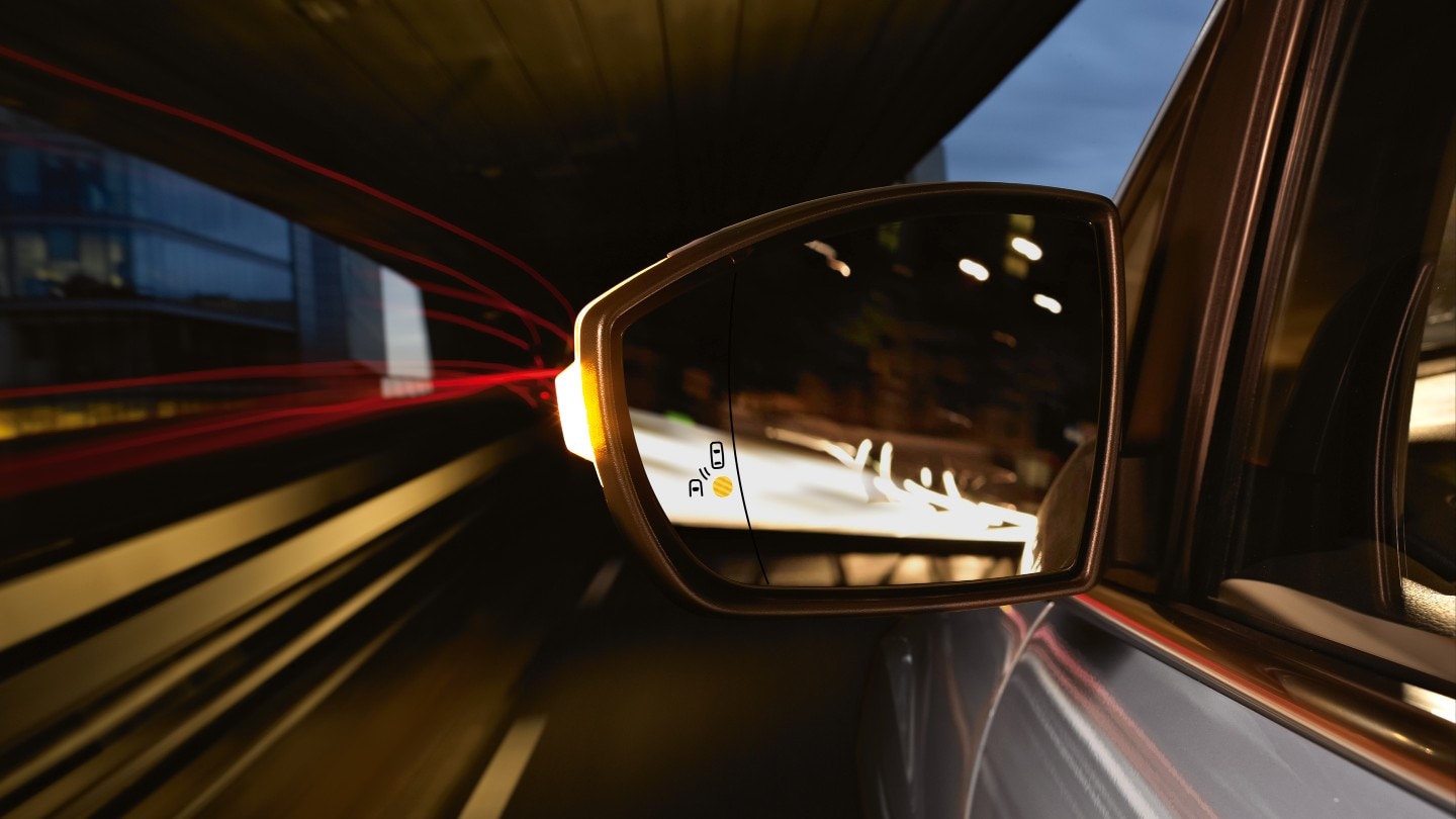 Ford Galaxy left wing mirror in detail