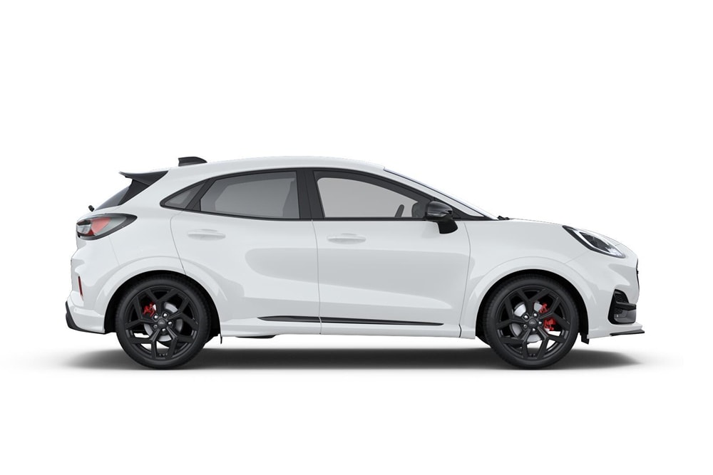 Puma ST blanc de la gamme de citadines Ford.