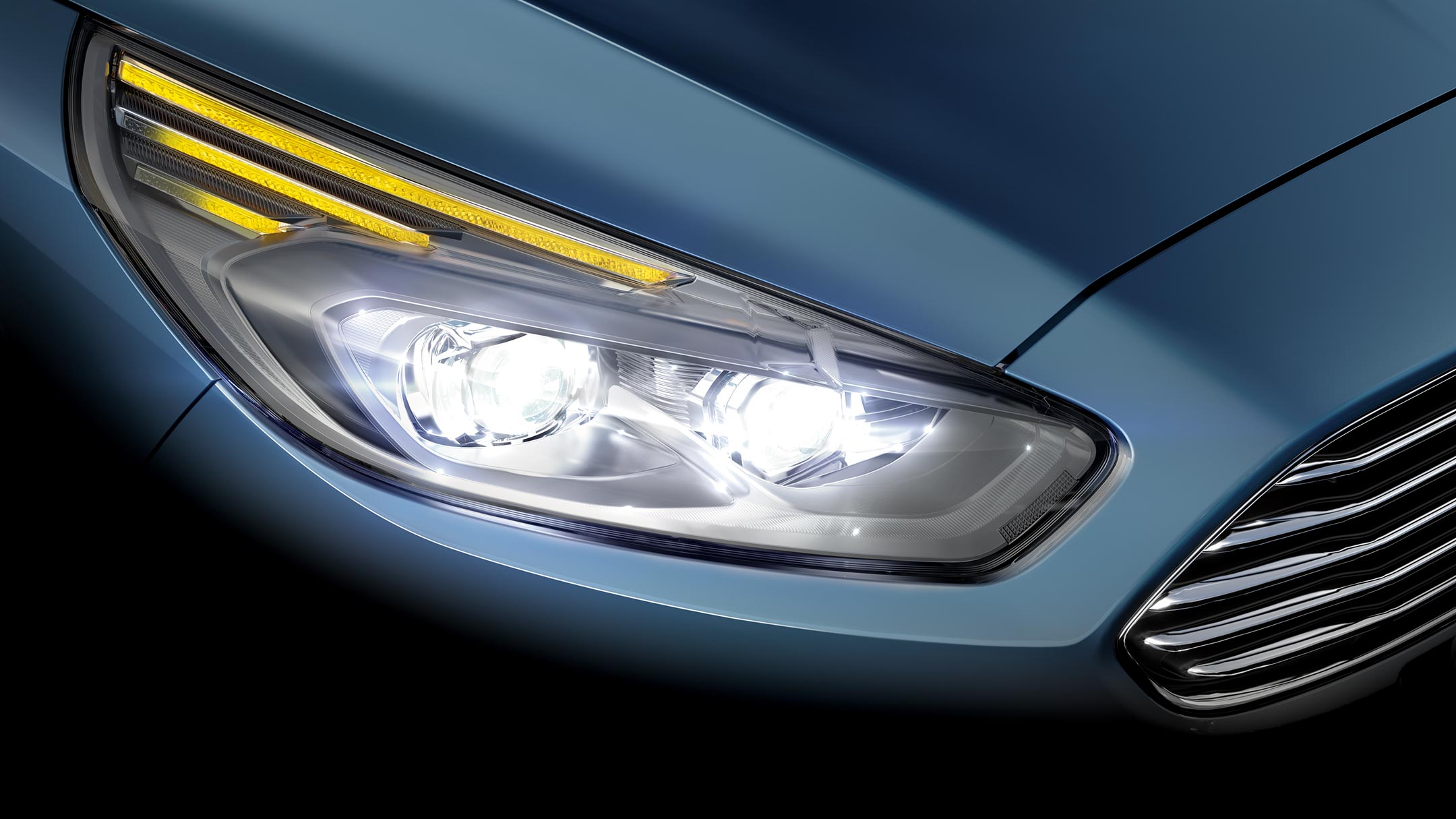 Ford S-MAX head light close up