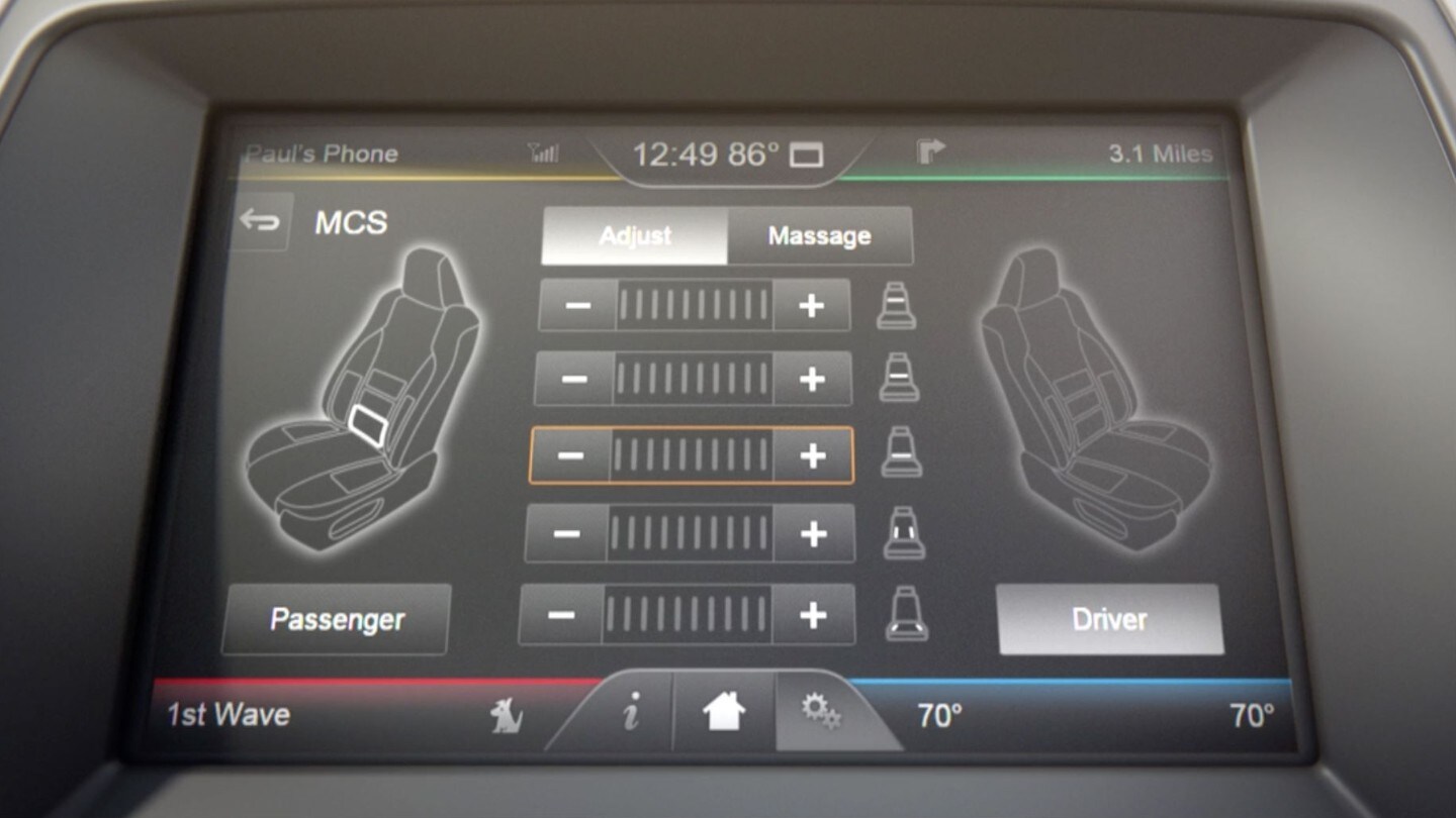 Ecran tactile indiquant les options disponibles sur les sièges.