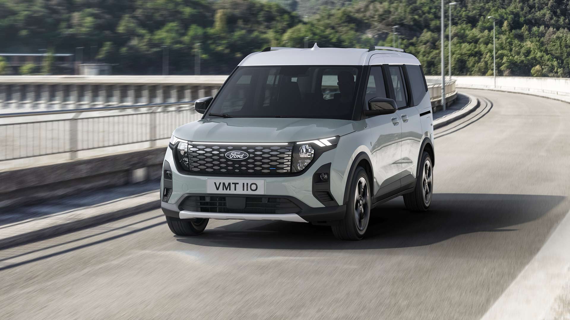 Ford E Tourneo Courier Active sur route