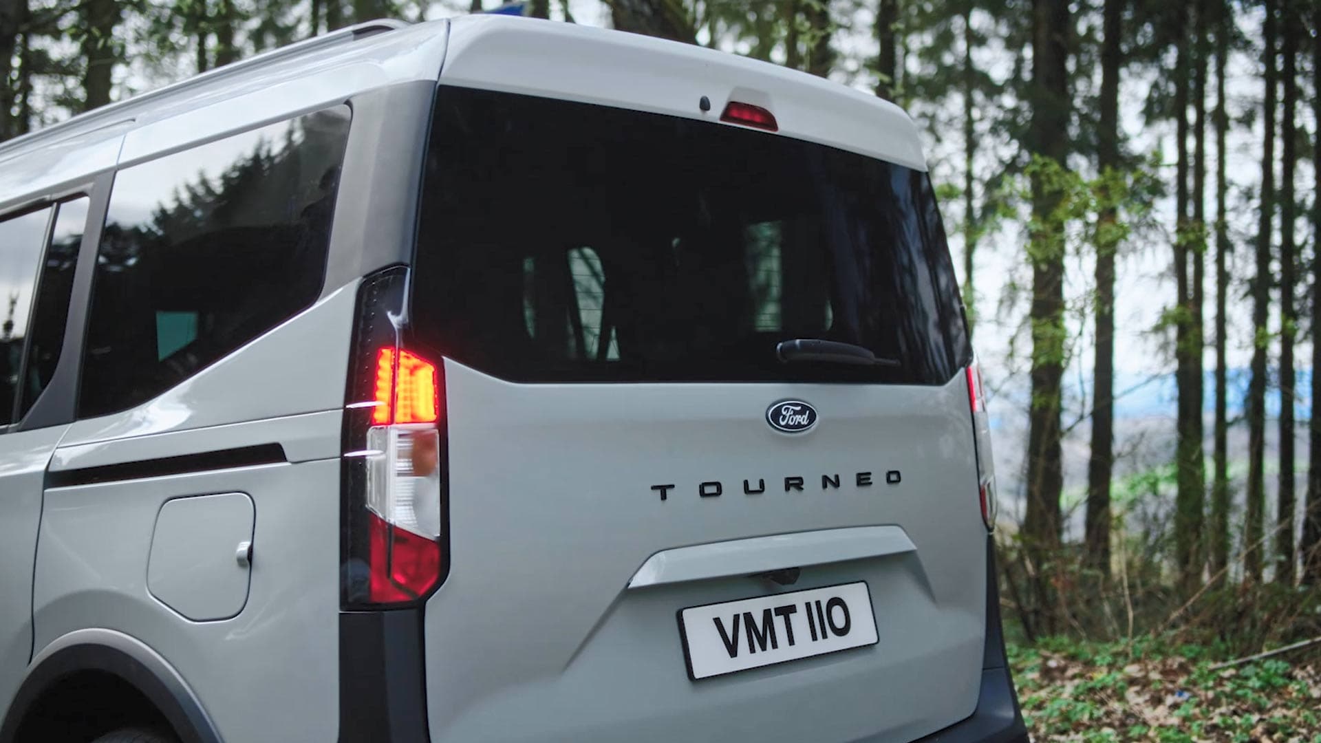 Vue arrière du Ford E Tourneo Courier Active