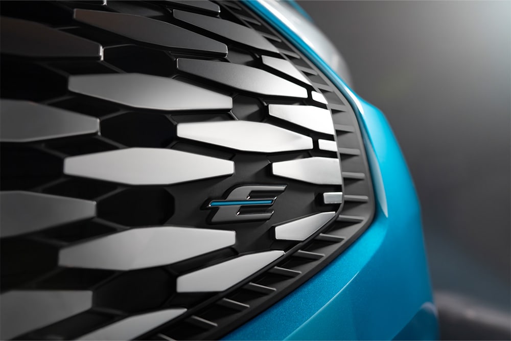 Front grille of the All-New E-Tourneo Custom