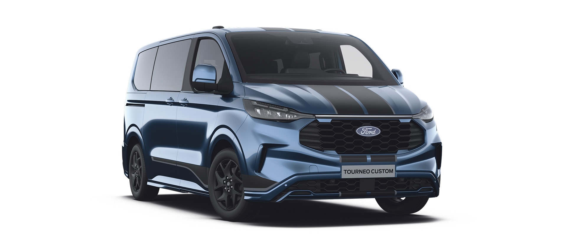 Un Ford Tourneo Custom Sport bleu avec une bande noire sur le pare-chocs orienté vers l'avant gauche.