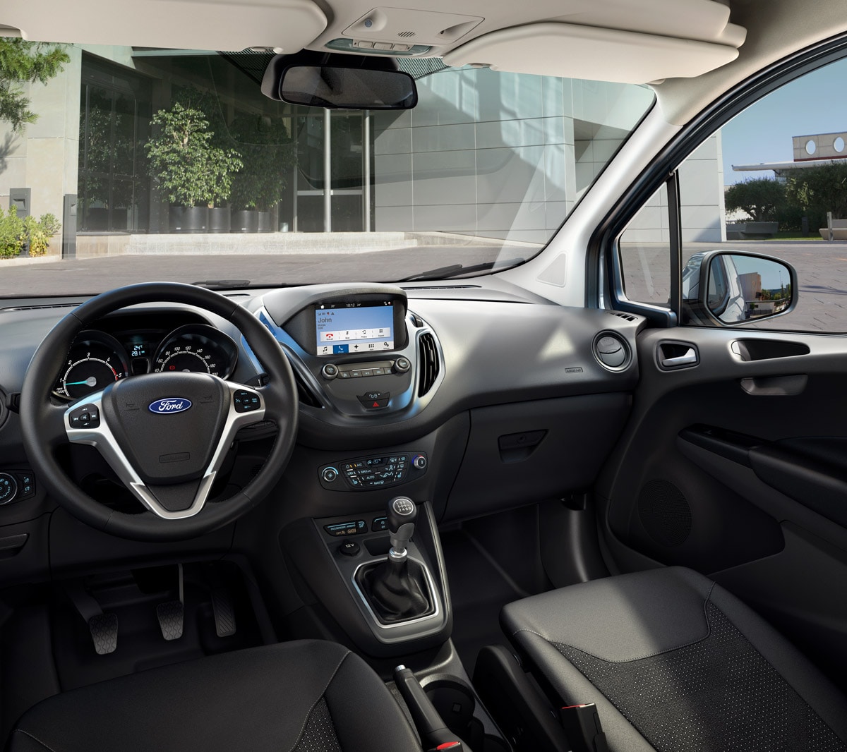 Ford Transit Courier intérieur avant