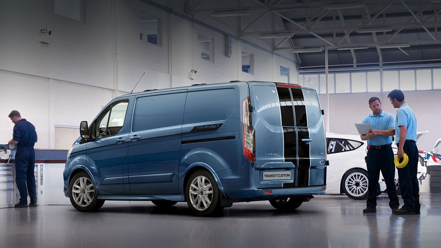 Ford Transit Custom contrôlé chez un concessionnaire