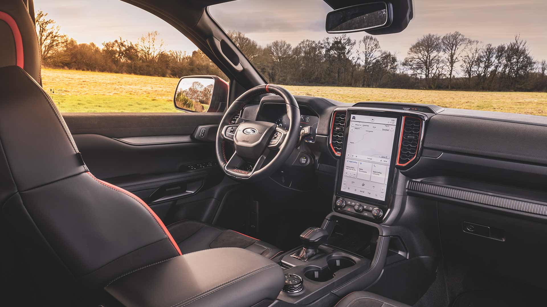 Habitacle du Ford Ranger Raptor avec écran tactile de 12 pouces.