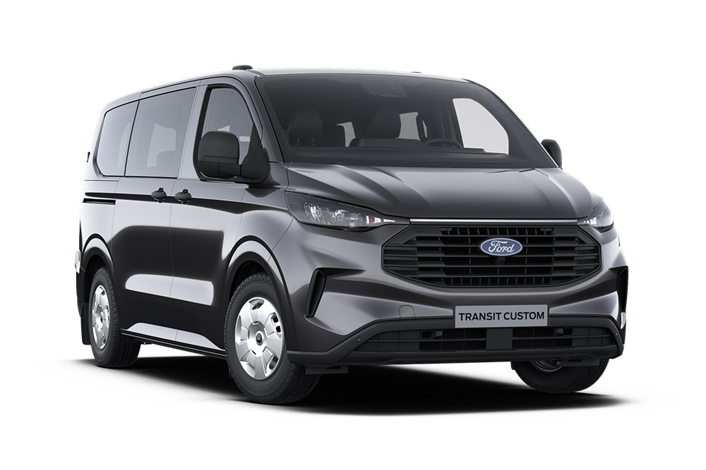 Vue sous un angle avant gauche d'un Ford Transit Custom Kombi Trail gris foncé sur fond blanc.