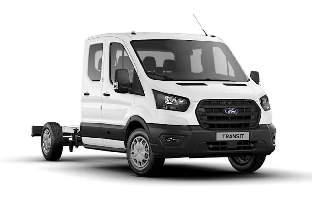 Ford Transit Châssis Double Cabine Trend blanc sur fond blanc.