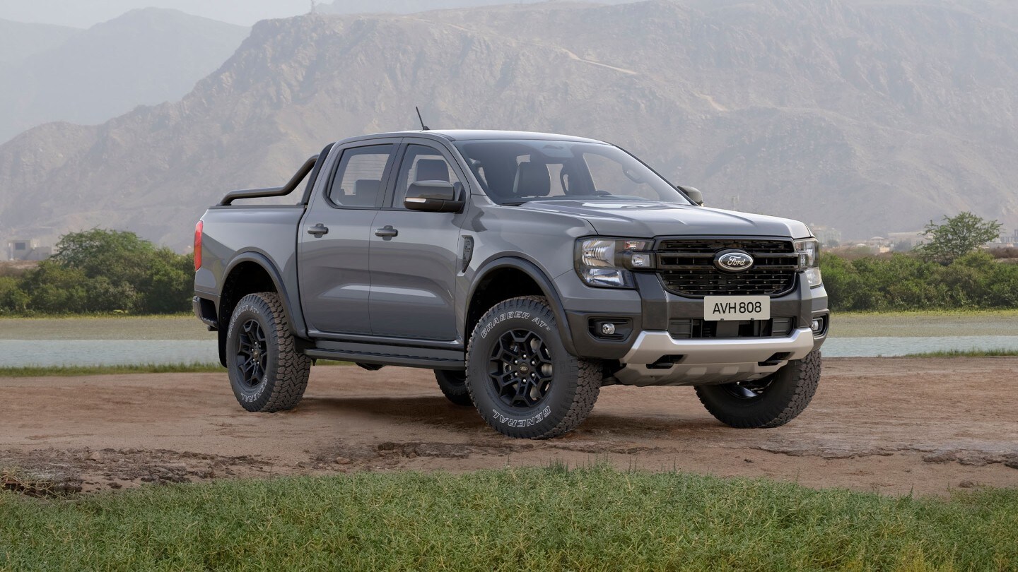 All-New Ranger Raptor XL Chassis 3/4 rear view