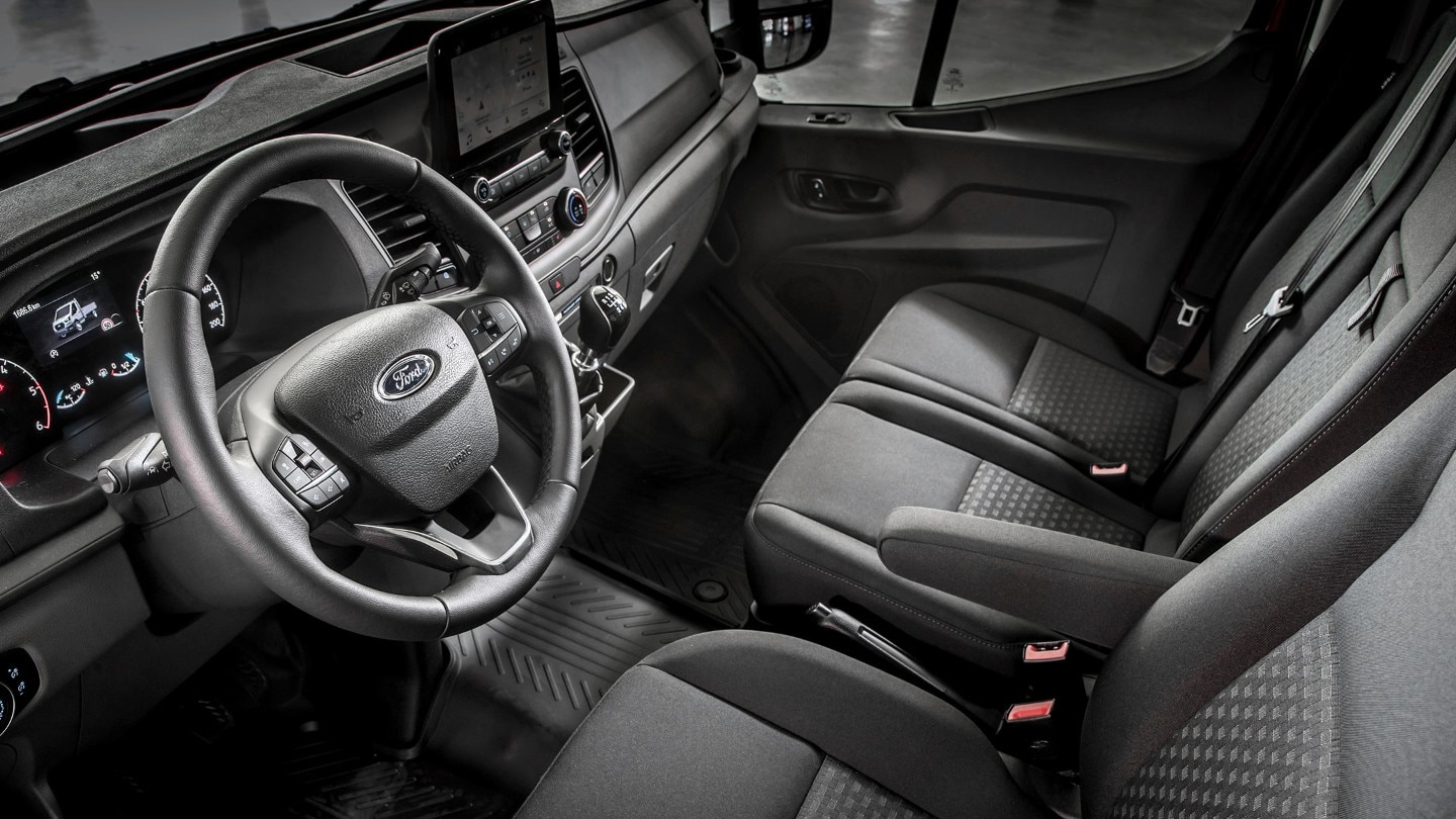 Intérieur avant du Ford Transit Châssis-Cabine