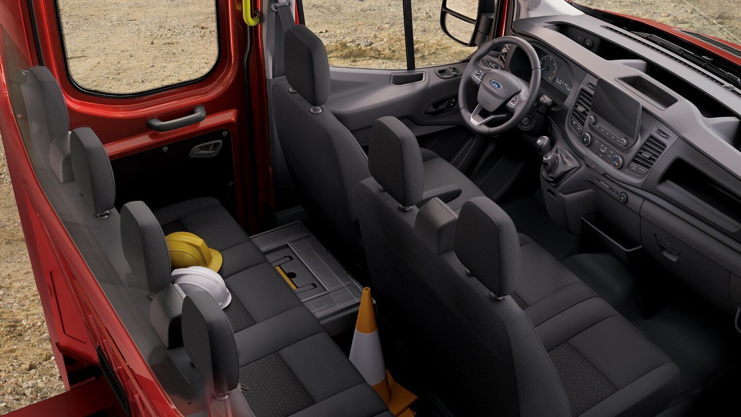 Intérieur du Ford Transit Châssis Double Cabine