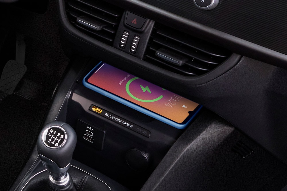 Chargement sans fil d'un téléphone dans le nouveau Transit Courier