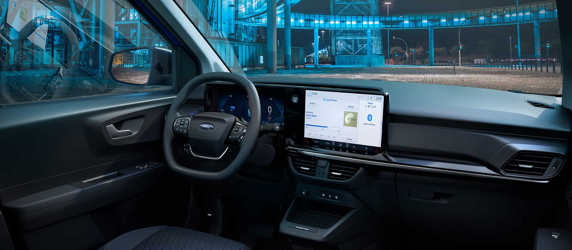 Ford E-Transit Courier intérieur vue de nuit