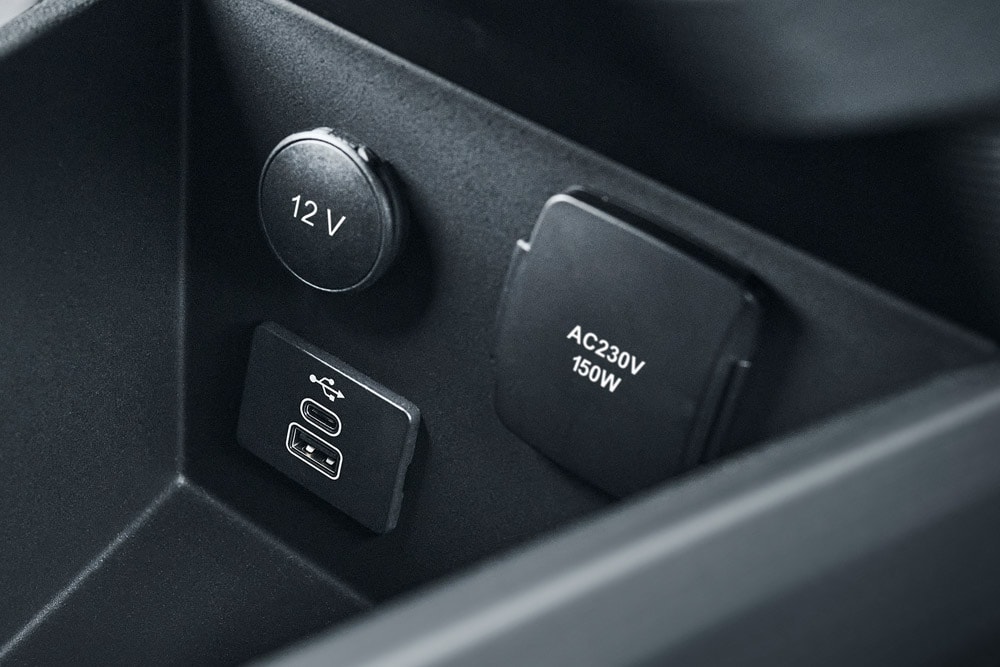 Ford E-Transit Courier Ports USB