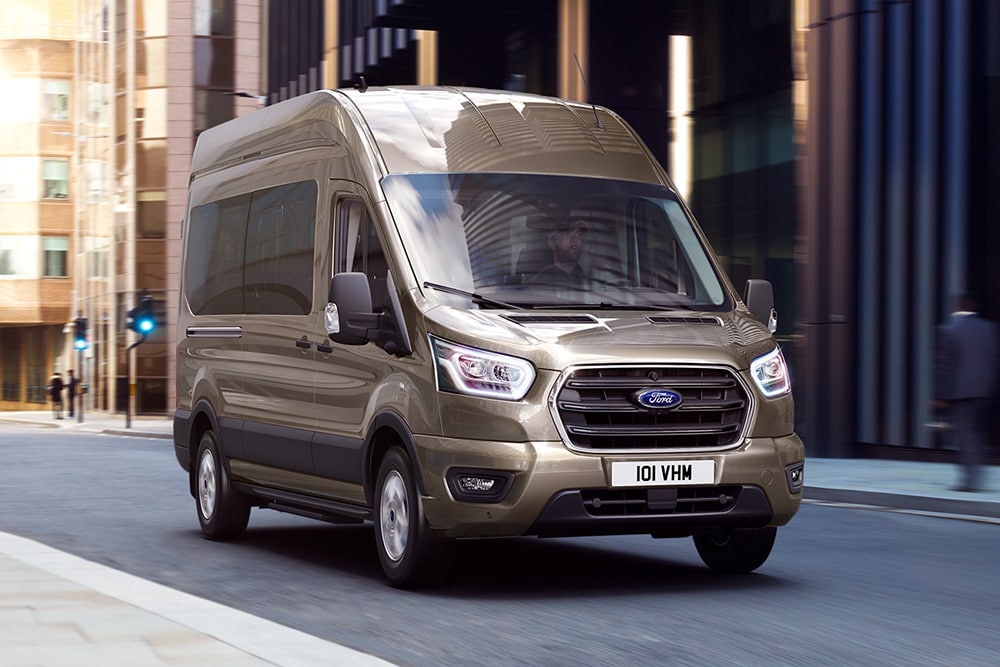 VIDÉO - Avantages du logiciel Ford Pro présentés, soulignant les caractéristiques et utilisations du E-Transit entièrement électrique.