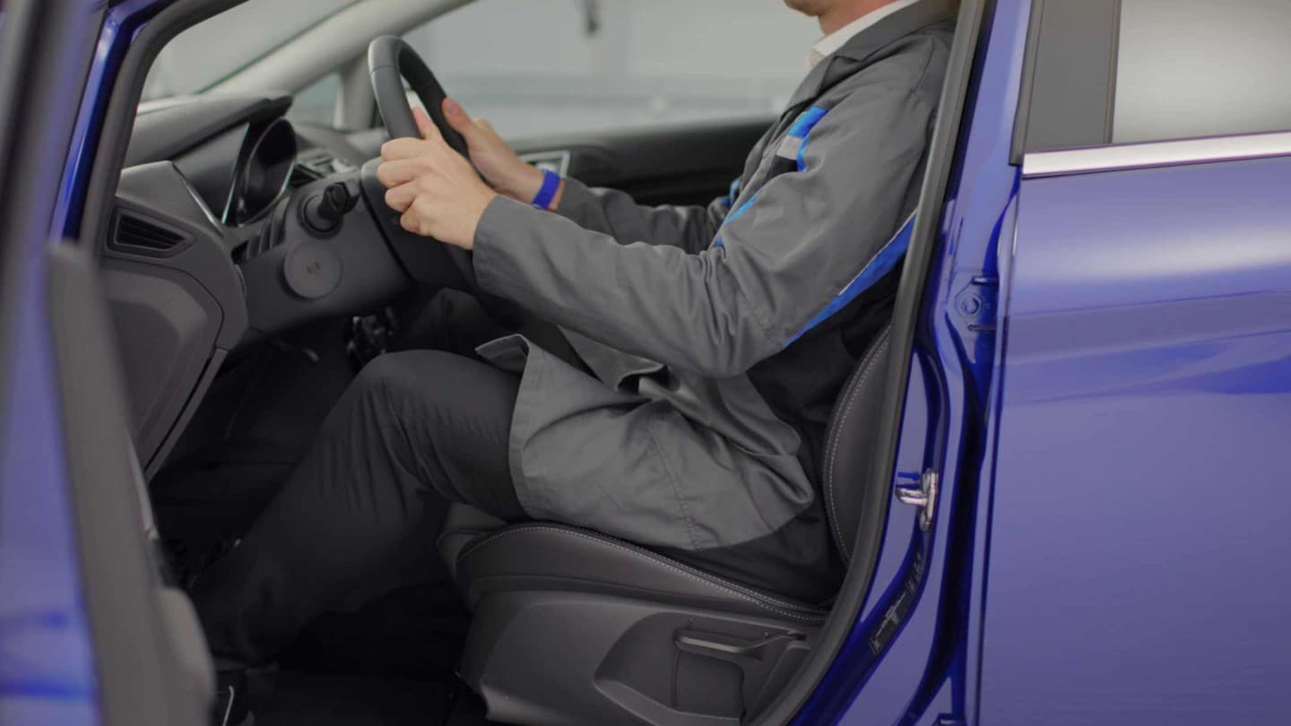 Comment ajuster votre position de conduite et votre volant ? Ford FR